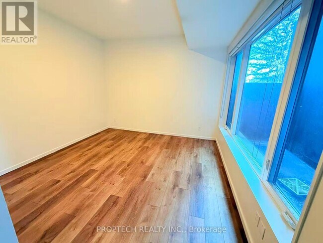 Photo du bâtiment - 377 Broadview Ave