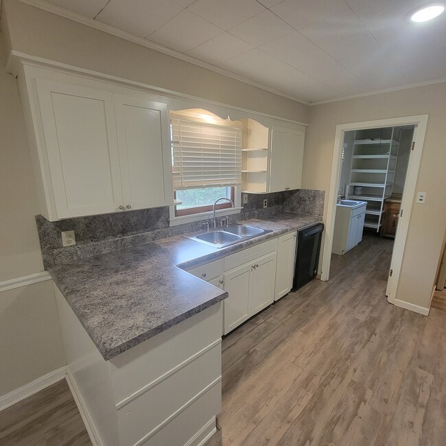 Building Photo - 1112 Amber Dr