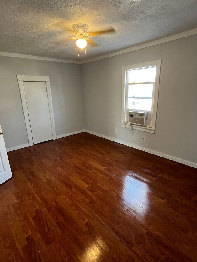 Foto del edificio - Great 2br/2ba home with large yard and large bonus room!