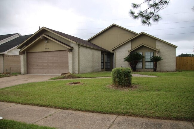 Building Photo - 8806 Trailridge Forest Dr