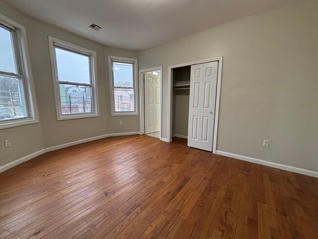 Building Photo - 386 Badger Ave