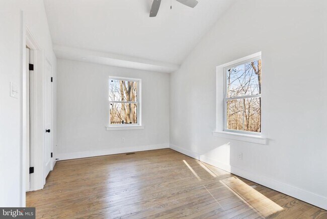 Foto del edificio - 6115 Stoney Hill Rd