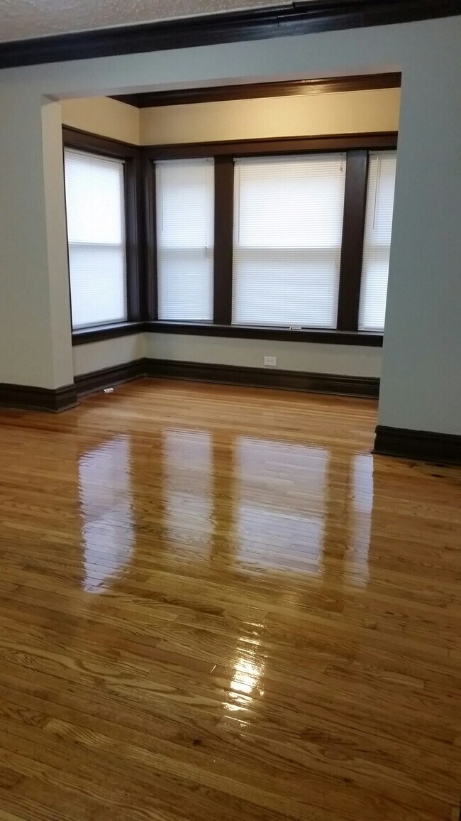 Foto del edificio - 3538 W Jackson Blvd