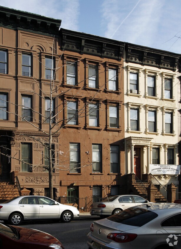 Building Photo - 121 W 122nd St