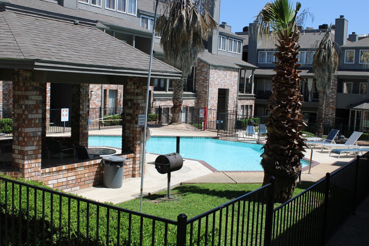 Winwood Club Apartments 717 Hill Country Dr Kerrville, TX