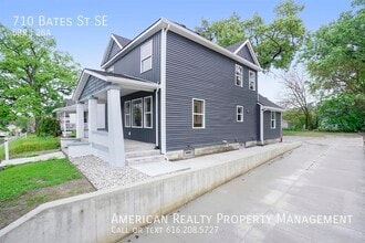 Building Photo - 710 Bates St SE
