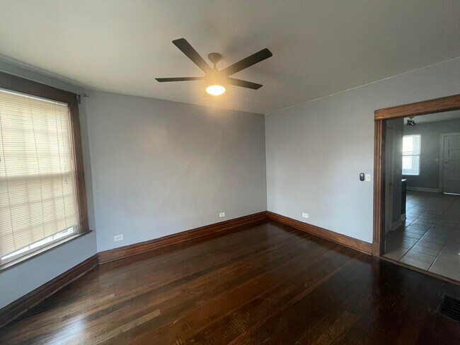 Living Room - 2742 N Lawndale Ave