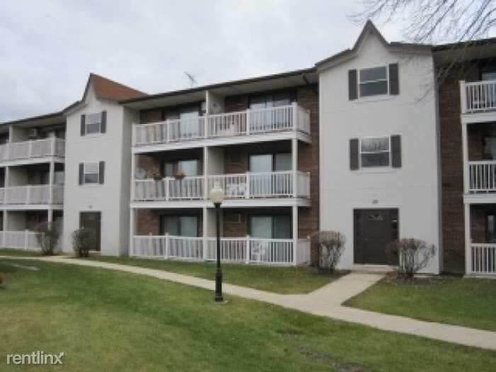 185 Gregory St, Aurora, IL 60504 Condo for Rent in Aurora, IL