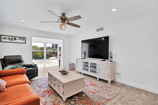 Building Photo - 1441 Ocean Dr