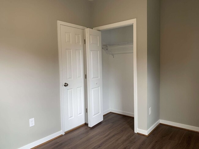 Building Photo - Recently renovated 3 bed 1.5 bath house