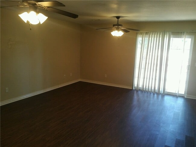 Building Photo - 231 Graystone Cir