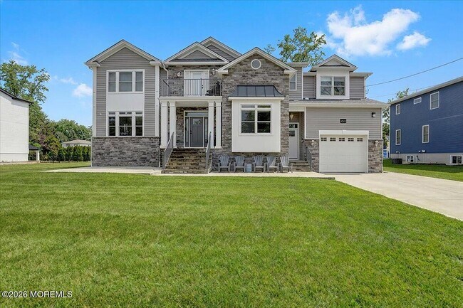 Foto del edificio - 475 Monmouth Pl