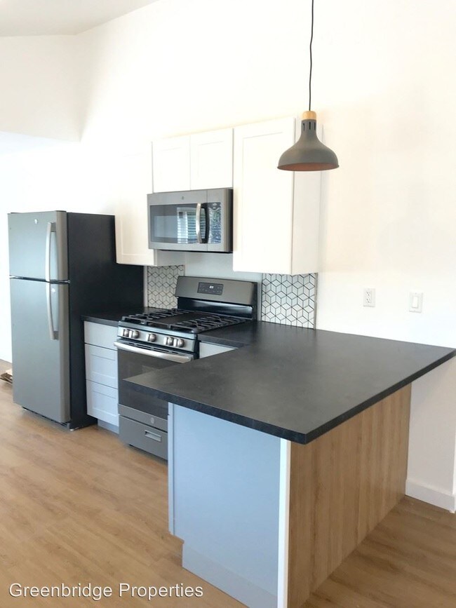 Building Photo - 3 br, 1 bath House - 6446 NE 42nd Ave