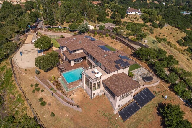Foto del edificio - 465 W Maple Way