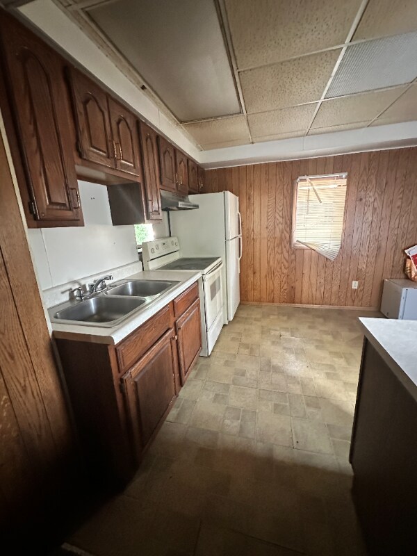 Building Photo - 4013 Caroline Ave