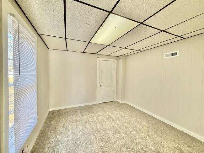 Foto del edificio - 757 W Grand Ave