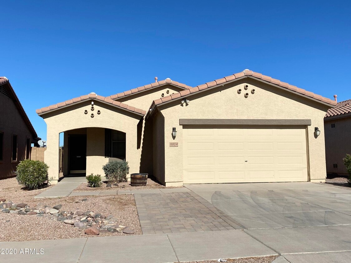 Foto principal - 7024 W Alta Vista Rd