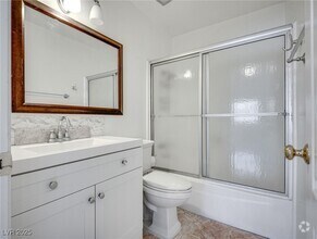 Building Photo - 6211 Meadow Brook Ln
