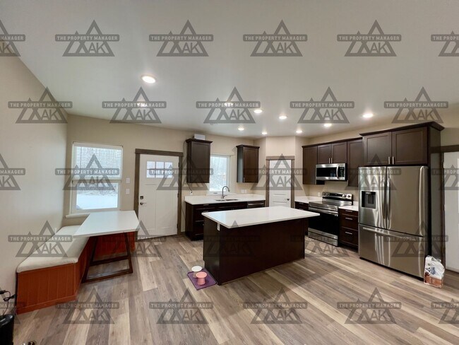 Foto del edificio - Beautiful 3-Bedroom, 2-Bath Home in North Pole / 2-Car Garage & Pet Friendly!