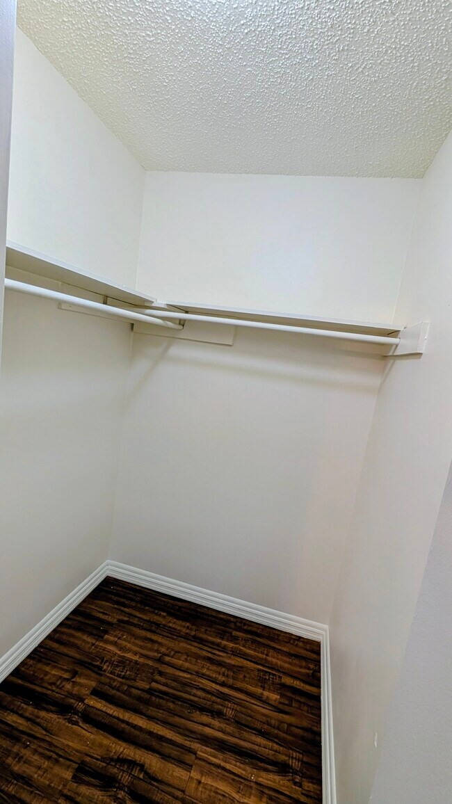 Foto del edificio - 2751 Park Dale Dr