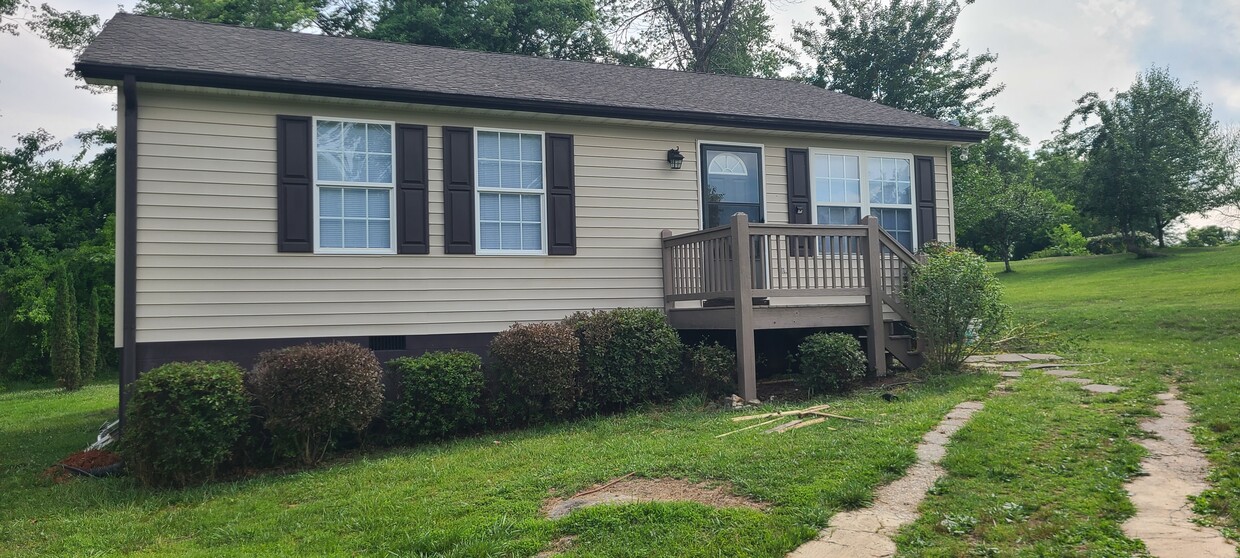 Foto principal - 236 Childs Rd