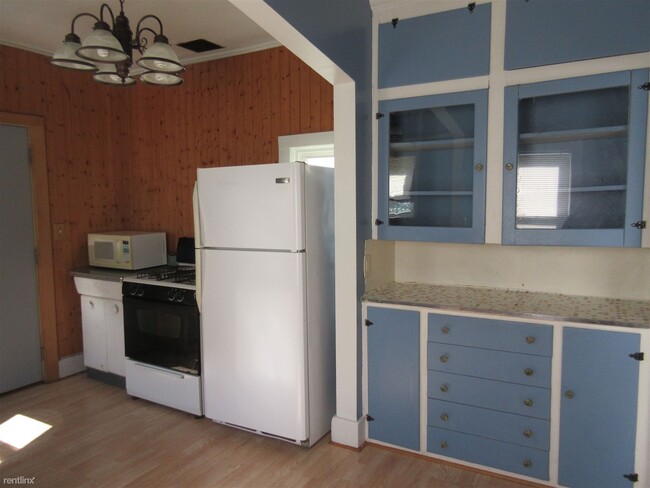 Building Photo - 3 br, 1 bath House - 561 Milwaukee Ave NW