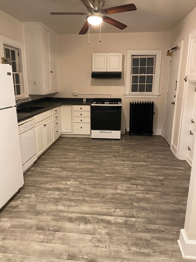 Kitchen - 1722 Fremont Ave S