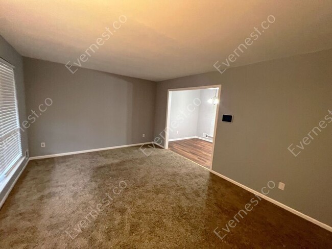 Building Photo - 9304 Sears Dr