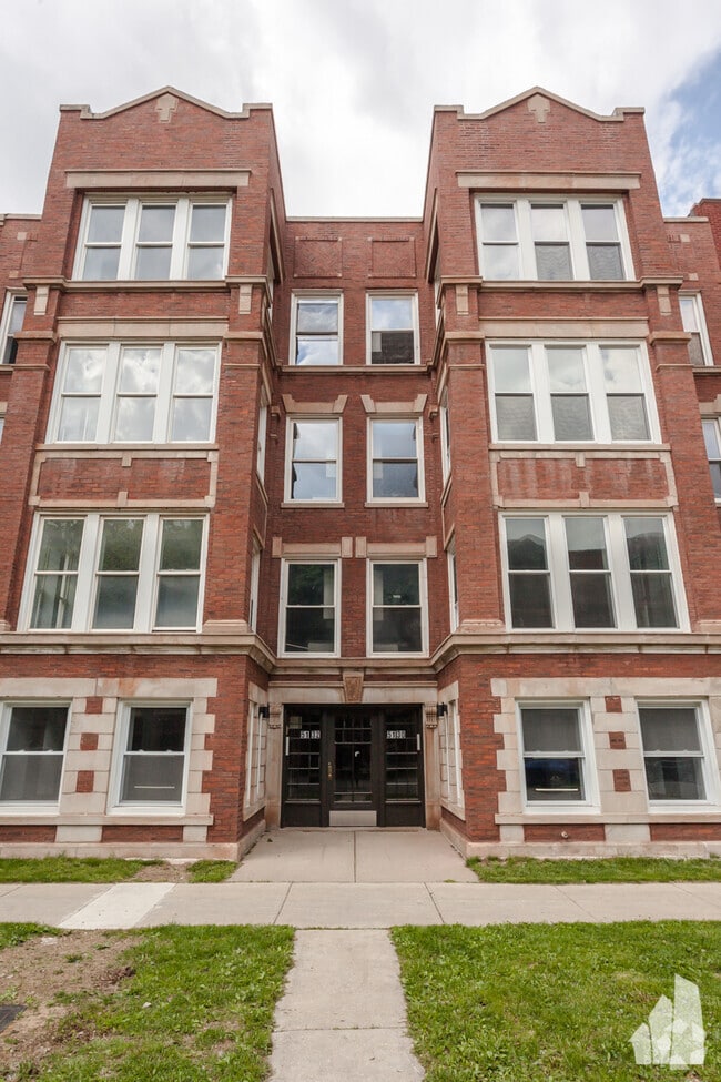 Building Photo - 5130-32 South Greenwood Ave