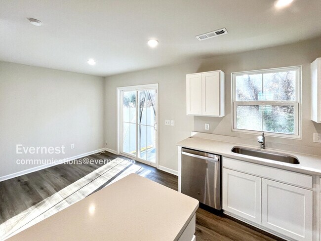 Foto del edificio - 2757 Thornton Grove Blvd
