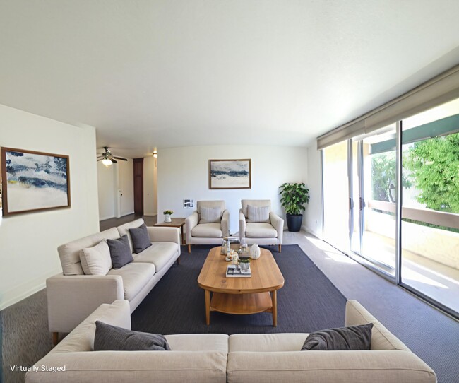 Building Photo - 6455 La Jolla Blvd