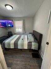 Building Photo - 1230 N Kealing Ave