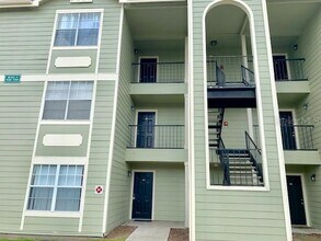 Building Photo - 2550 N Alafaya Trail