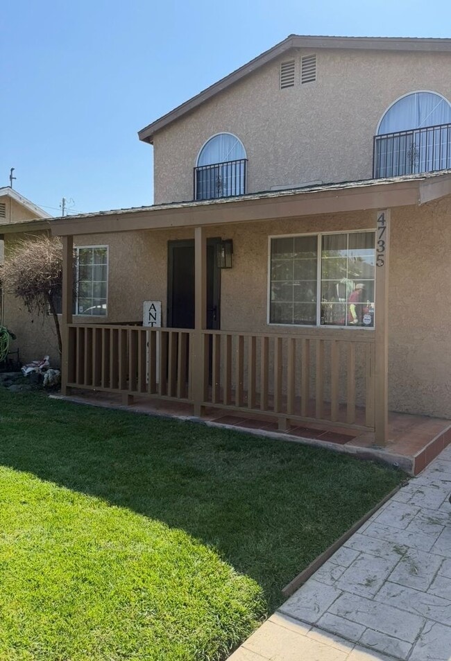 Foto del edificio - 5 Bed 3 Bath House Available Now!