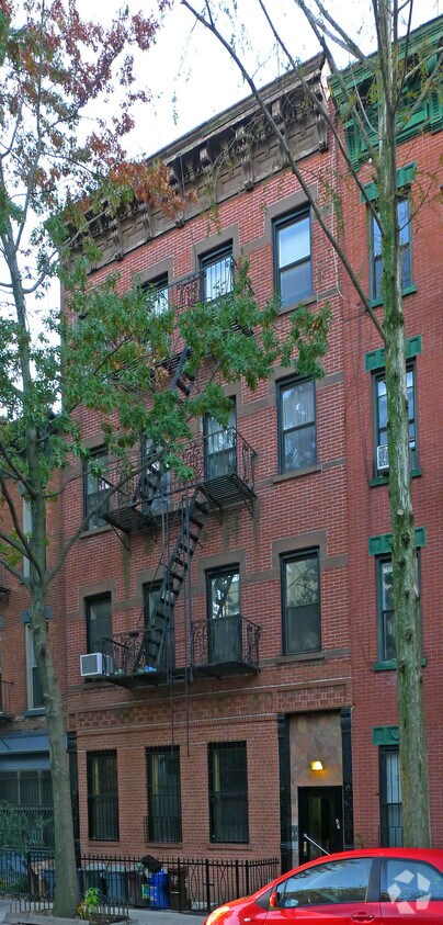 Foto principal - 96 Wyckoff St