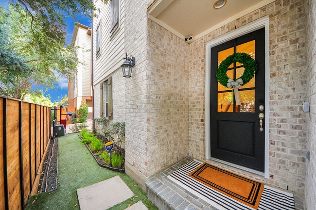 A charming welcome sets the tone for refined living. - 1901 Post Oak Blvd