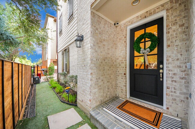 Una bienvenida encantadora marca el tono para una vida refinada. - 620 Rutland St
