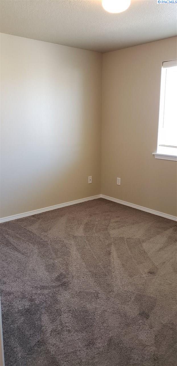 Building Photo - 9320 Dunsmuir Dr