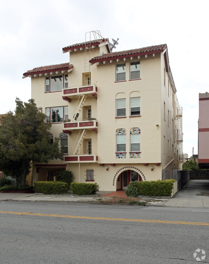 Primary Photo - 1220 El Camino Real