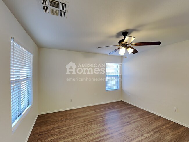 Foto del edificio - 1133 S 111th Cir