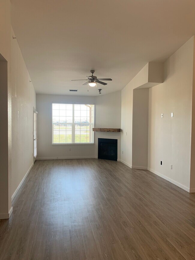 Building Photo - Gorgeous 2 beds 2 baths in Parker!