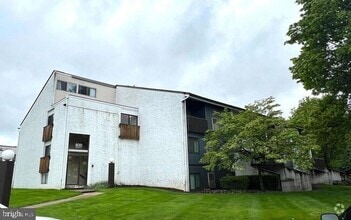 Building Photo - 800 Stratford Dr