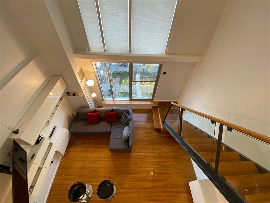 Foto principal - 1 Earhart St