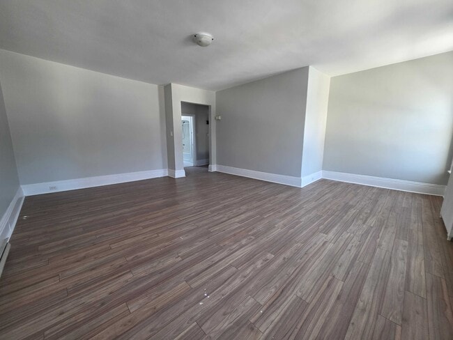 Building Photo - 11 Montreal St