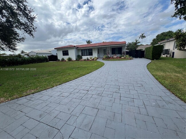 Foto del edificio - 140 Pocatella St