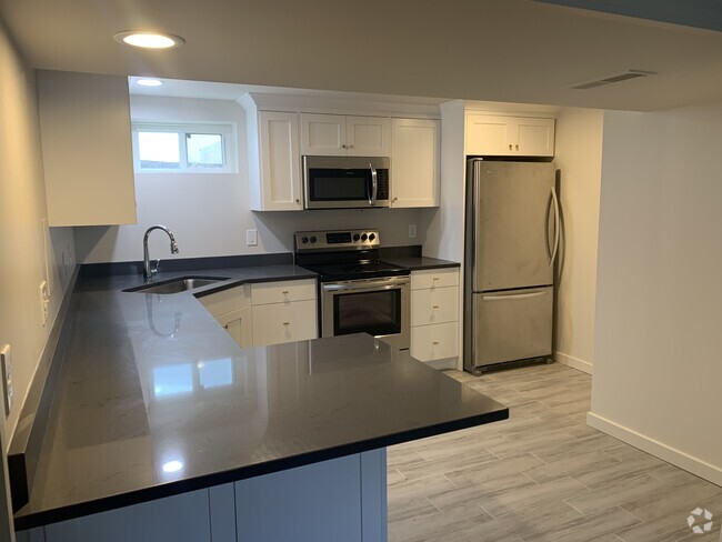 Building Photo - 1555 E Lanebrook Ln
