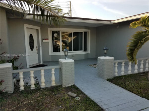 Building Photo - 2120 N 32nd Ct