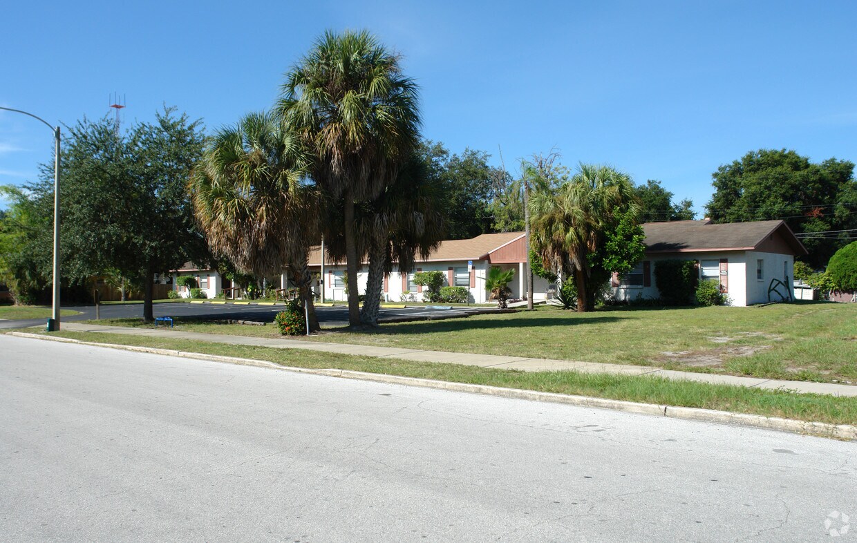Foto principal - 320 13th St N