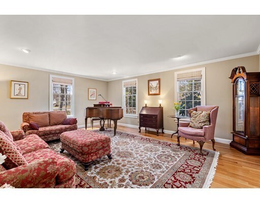 Building Photo - 52 Manor Ave