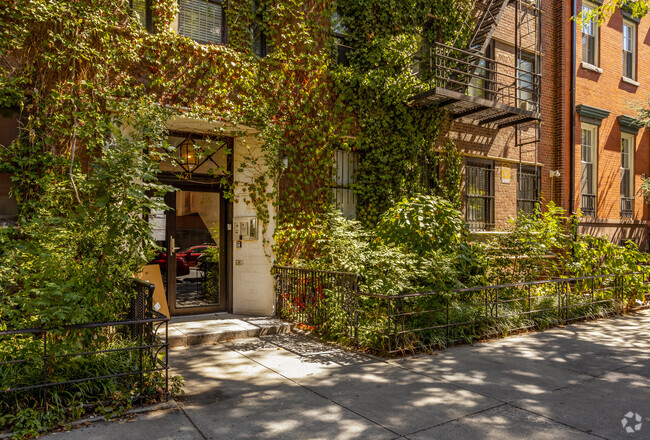 Building Photo - 419-421 W 21st St